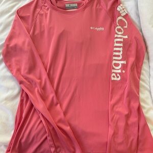Columbia Pink Long Sleeve Tee with Crew Neck and Relaxed Fit